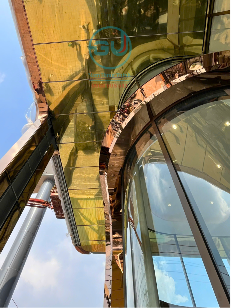 khung-cua-vom-inox-ma-pvd