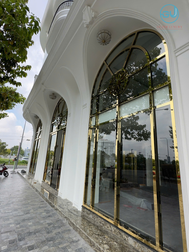 khung-cua-vom-inox-ma-pvd-vang-guong